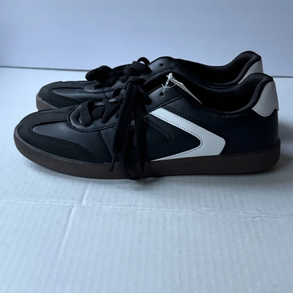 No Boundaries Shoes Sleek Black White Men's Sneakers‎ Size 8.5 Shoes Lace Up New